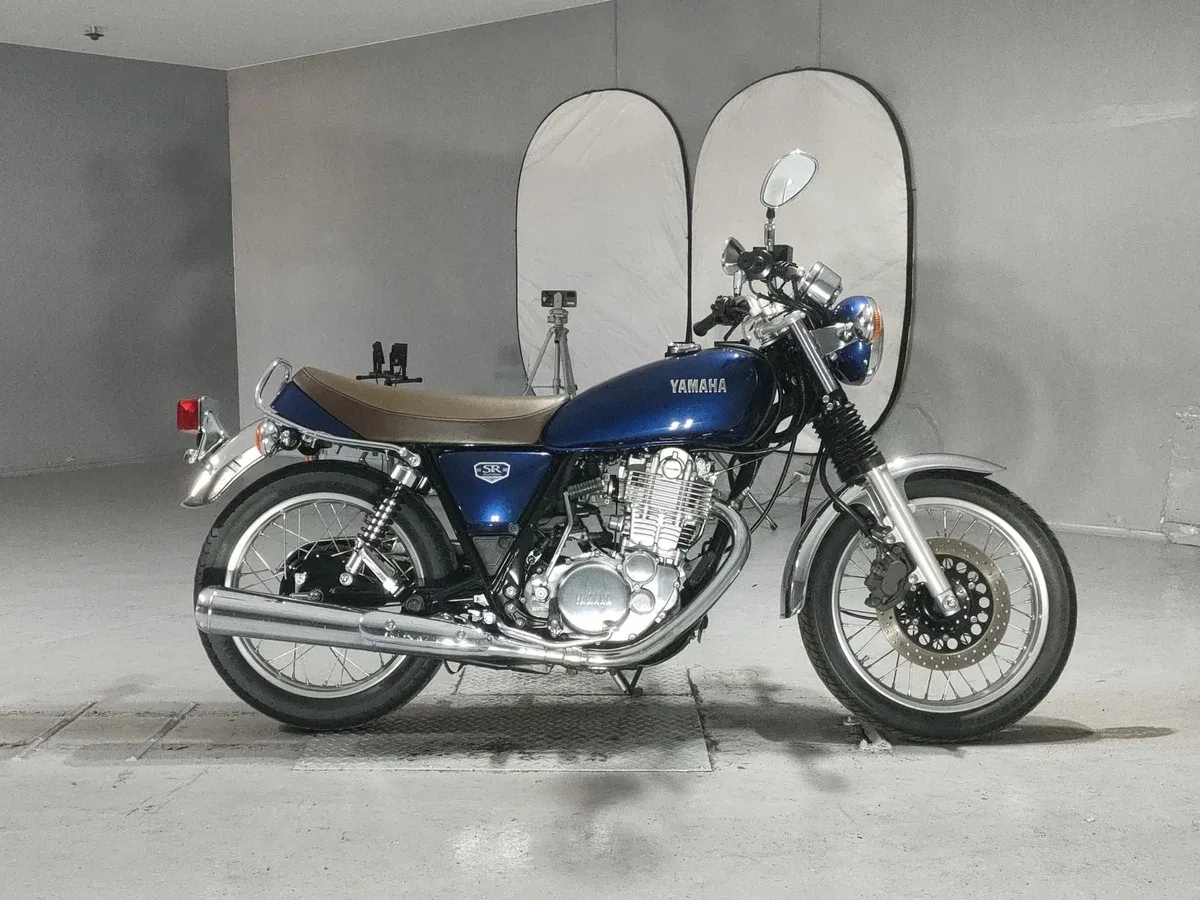 Yamaha SR400