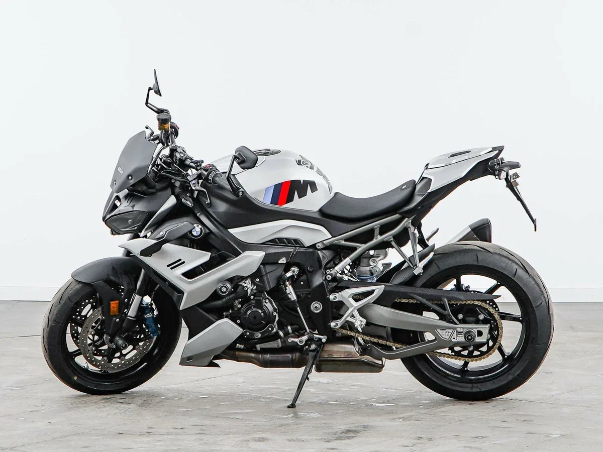 BMW M 1000 R