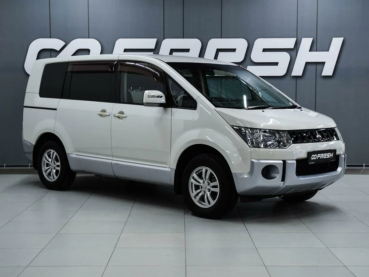 Mitsubishi Delica D:5 I