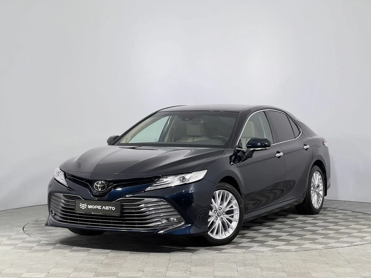 Toyota Camry VIII (XV70)