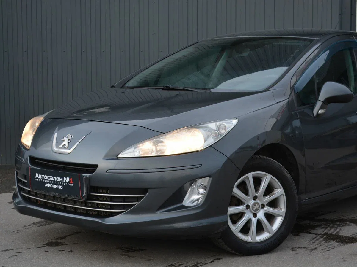 Peugeot 408 I