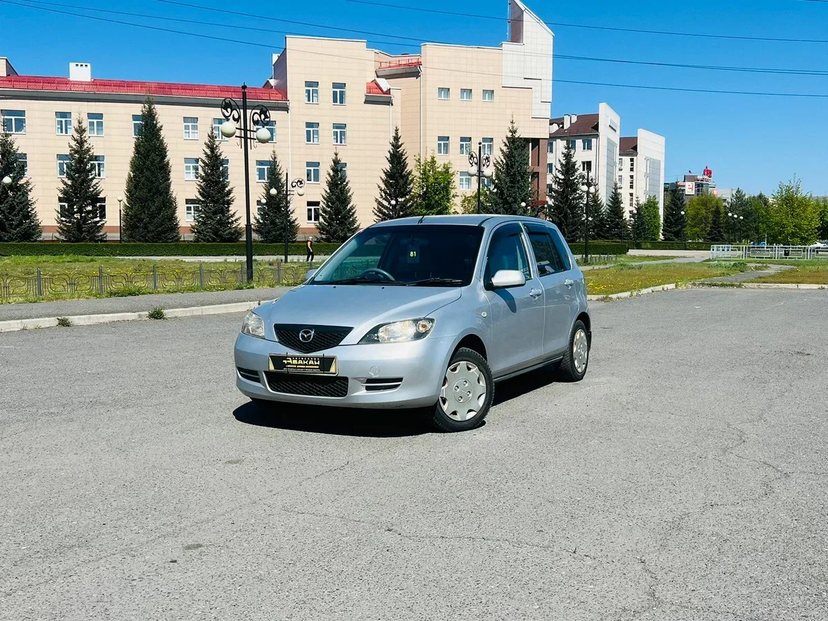 Mazda Demio II (DY)