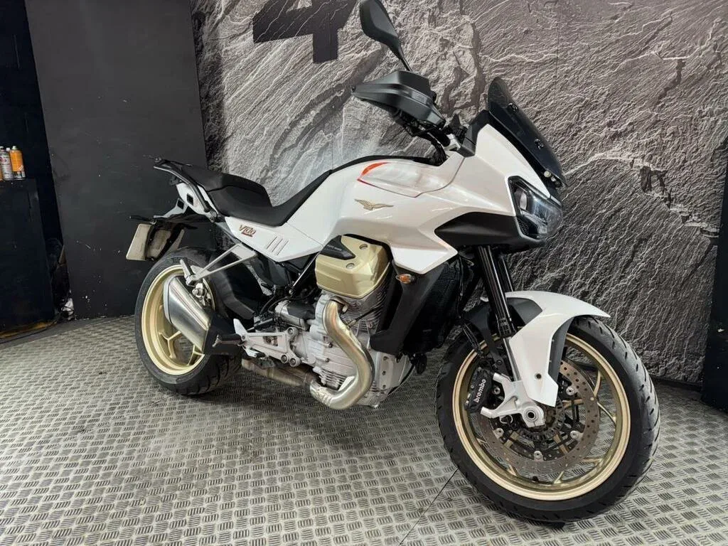 Moto Guzzi V100 Mandello S