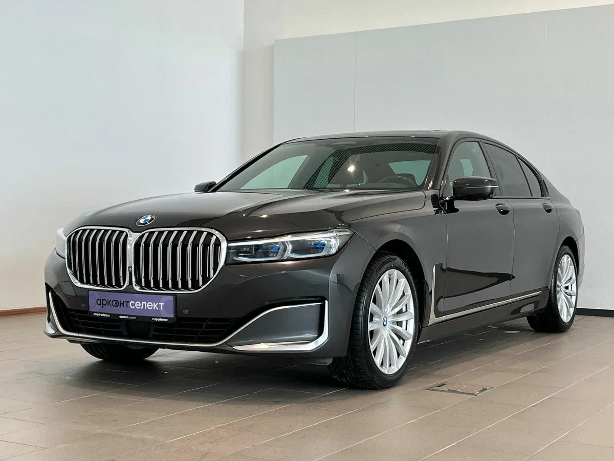 BMW 7 серии VI (G11/G12) Рестайлинг