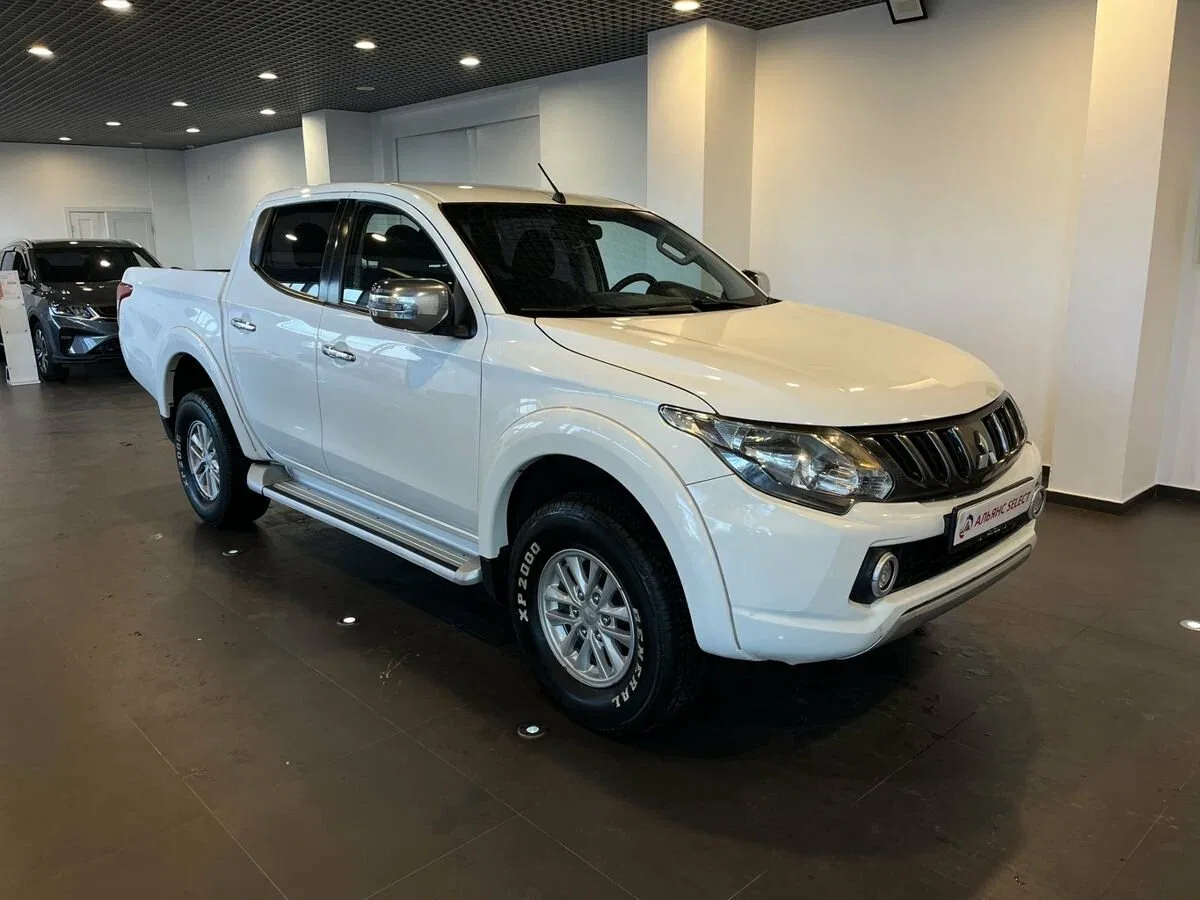 Mitsubishi L200 V