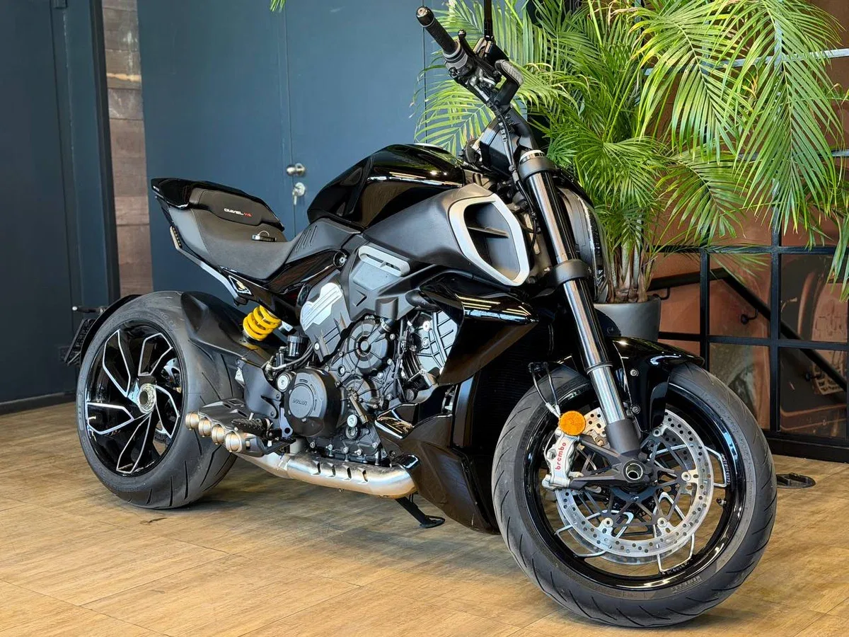 Ducati Diavel V4