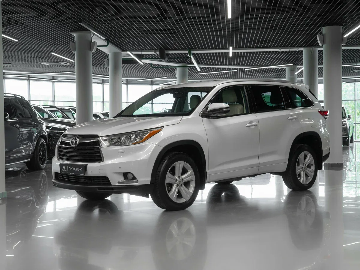 Toyota Highlander III (U50)