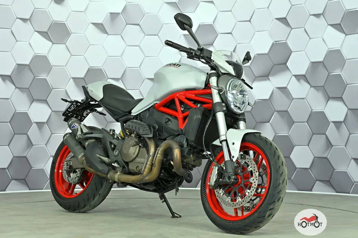 Ducati Monster 821