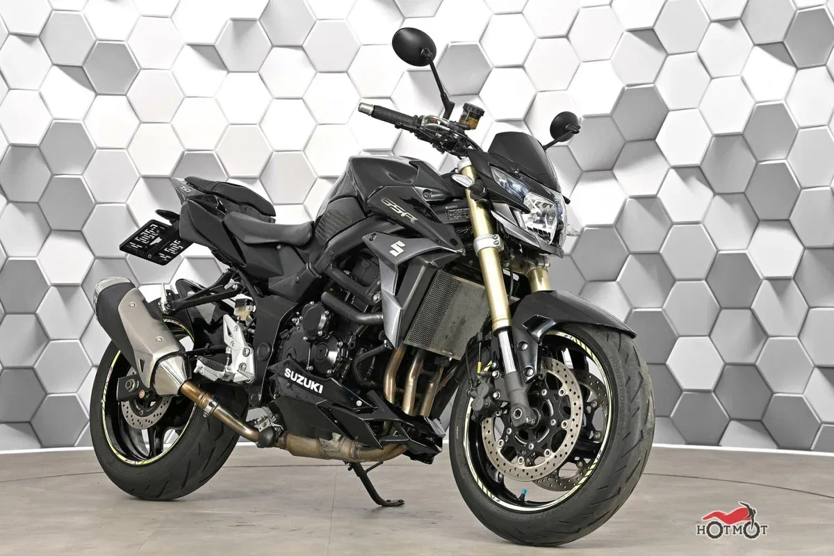 Suzuki GSR750