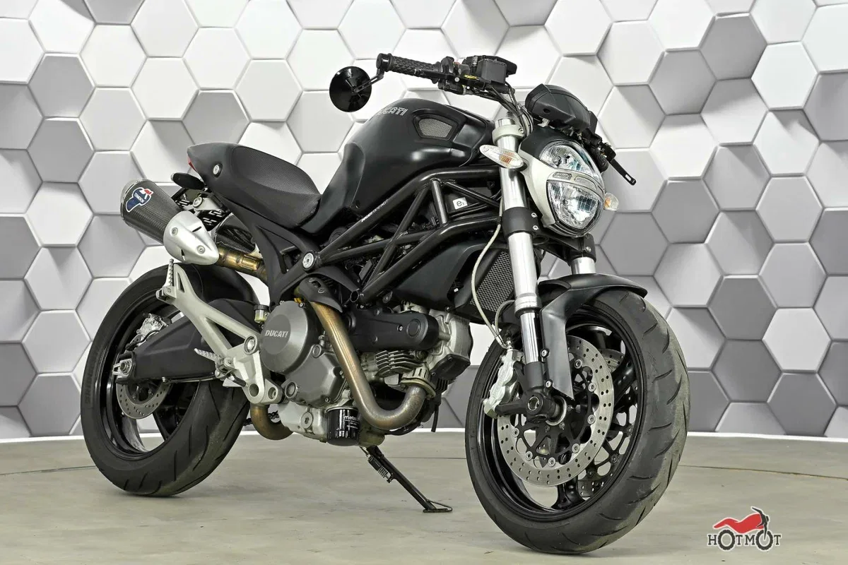 Ducati Monster 696