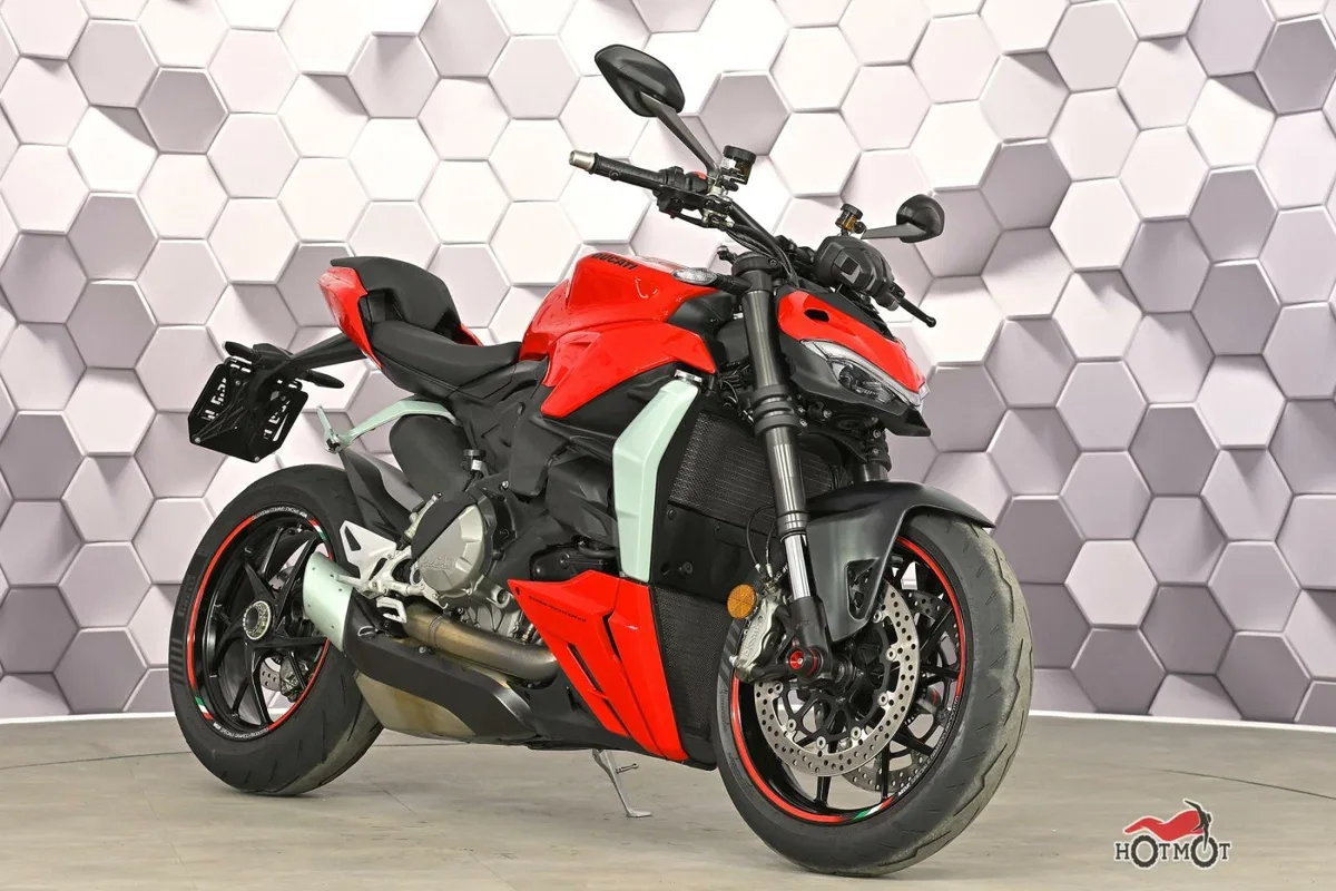Ducati Streetfighter V2