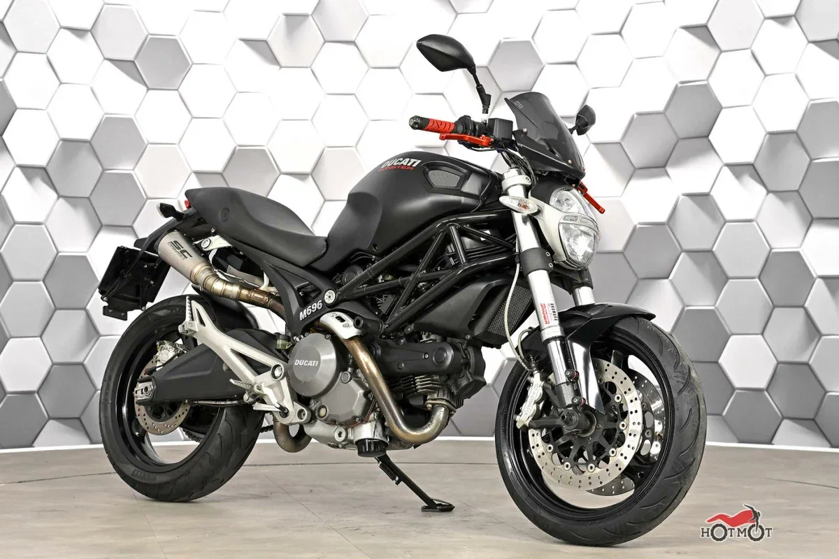 Ducati Monster 696