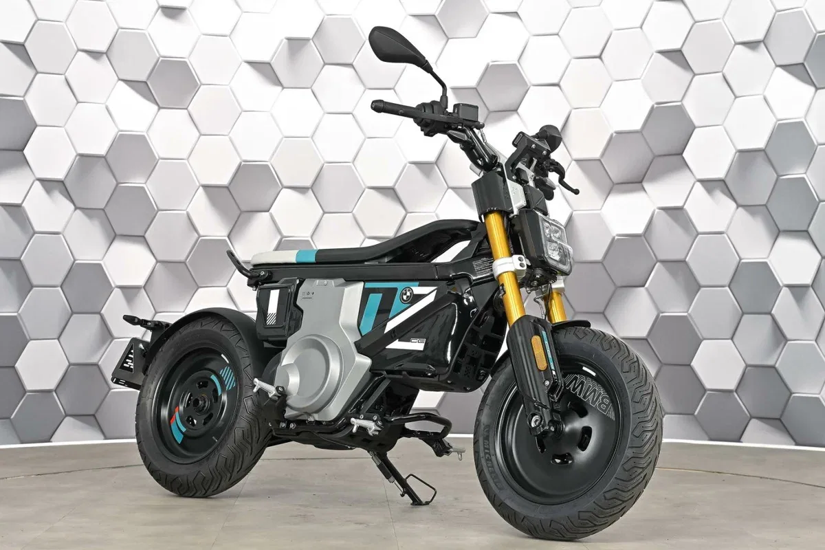 BMW CE 02