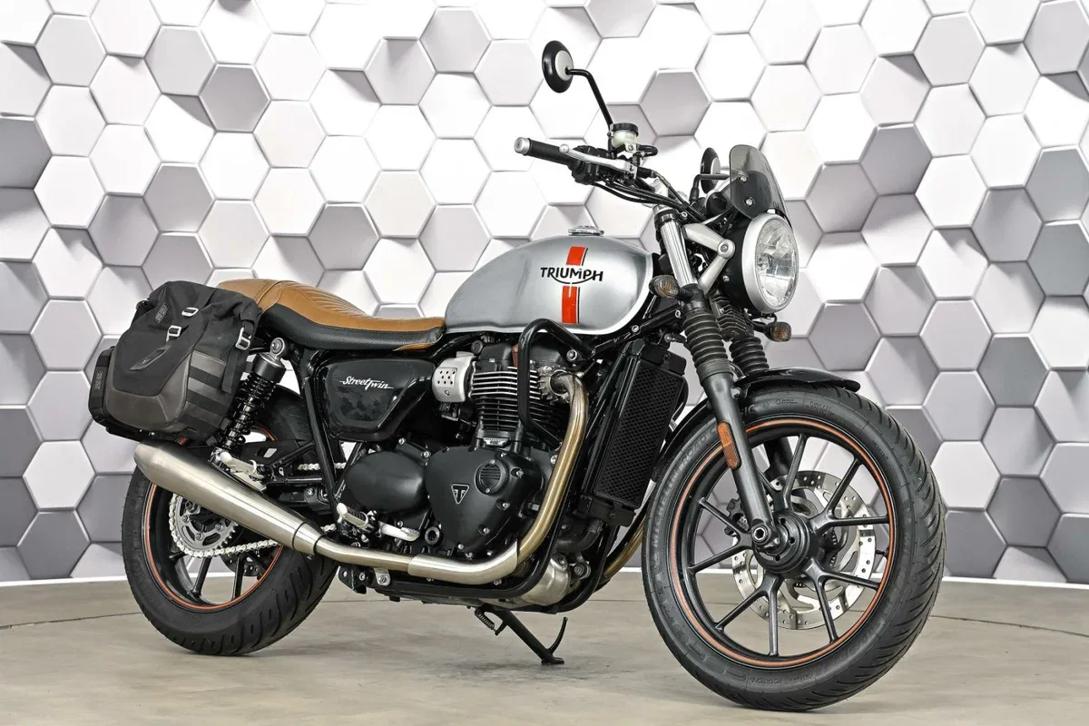 Triumph Street Twin