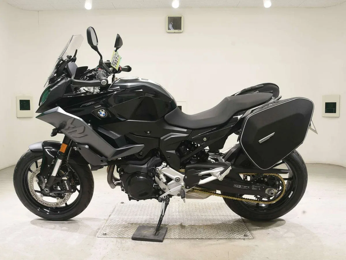 BMW F 900 XR