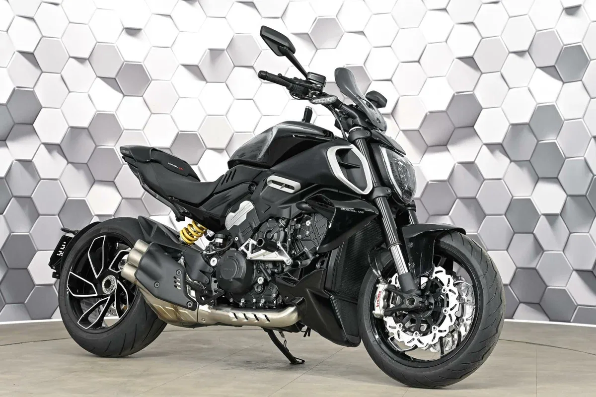 Ducati Diavel V4