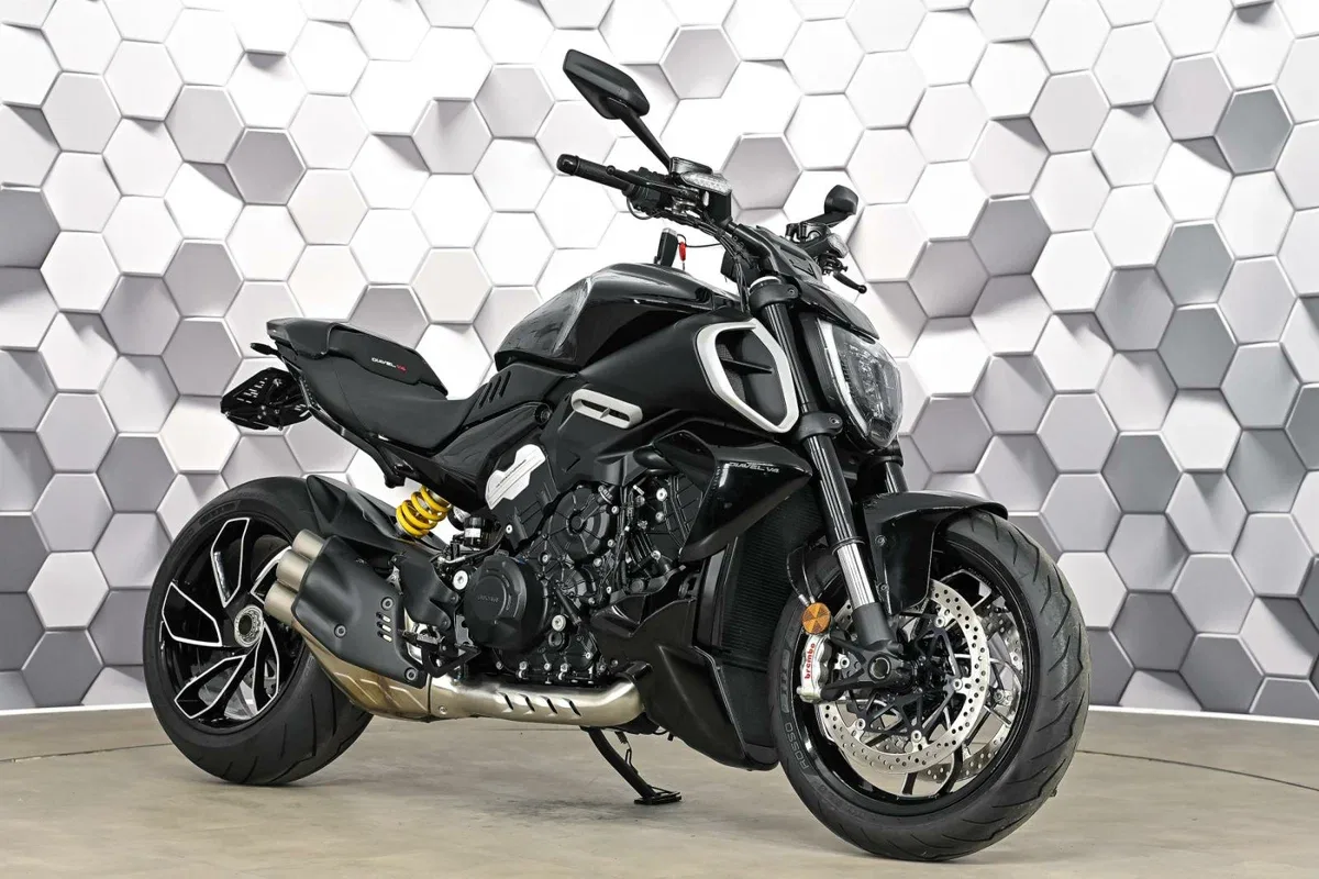 Ducati Diavel V4
