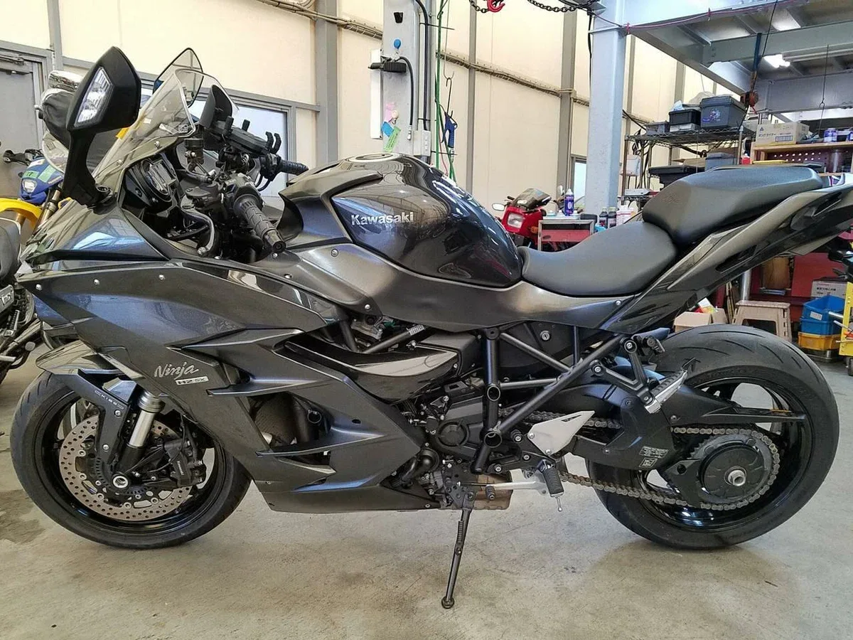 Kawasaki Ninja H2 SX