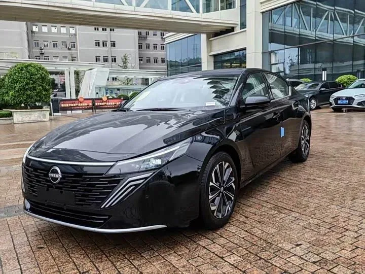 Nissan Teana IV