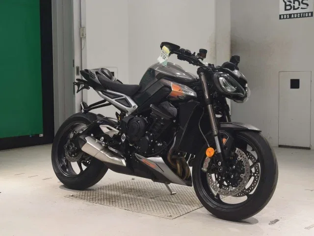 Triumph Street Triple