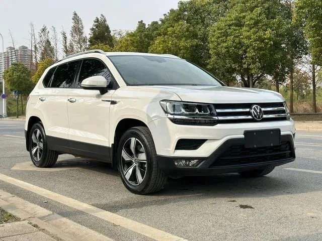 Volkswagen Tharu I