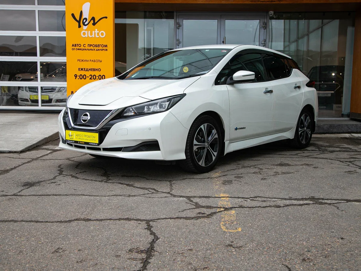 Nissan Leaf II (ZE1)