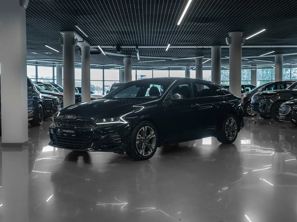 Kia K5 III