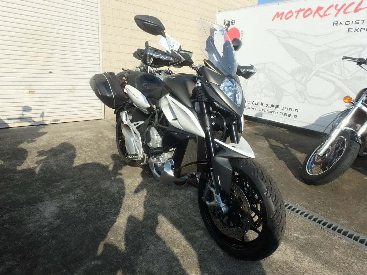 MV Agusta Stradale 800