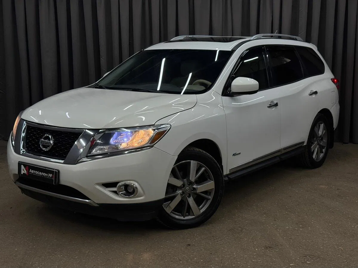 Nissan Pathfinder IV