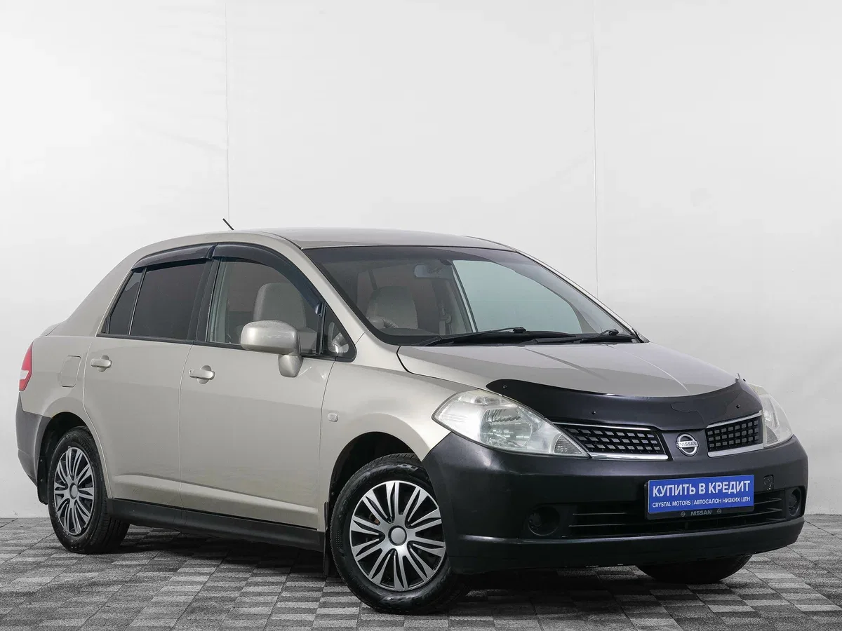 Nissan Tiida I