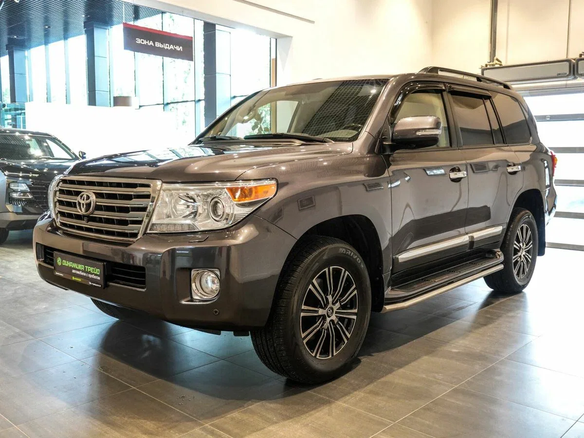 Toyota Land Cruiser 200 Series Рестайлинг 1