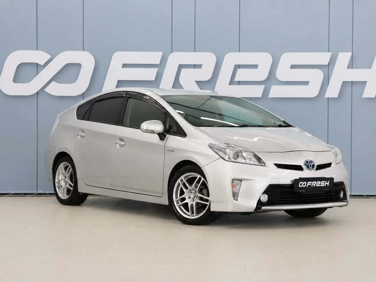 Toyota Prius III Рестайлинг (XW30)