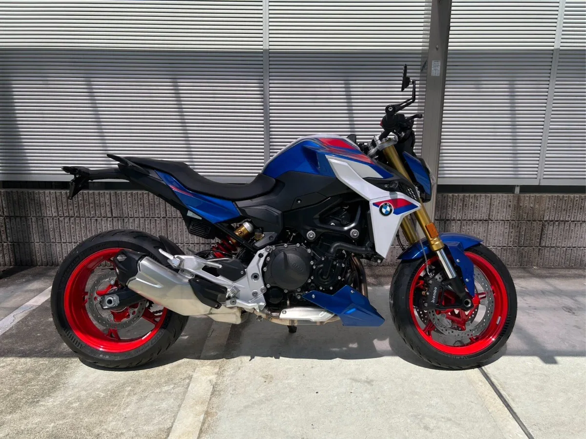 BMW F 900 R