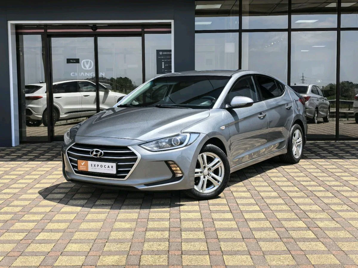 Hyundai Elantra VI (AD)