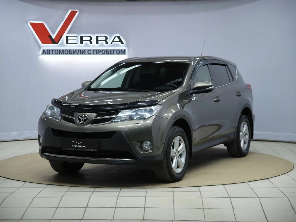 Toyota RAV4 IV (XA40)