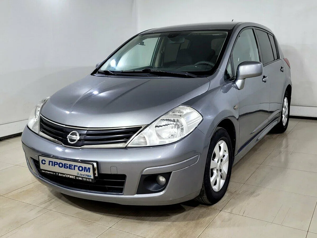 Nissan Tiida I