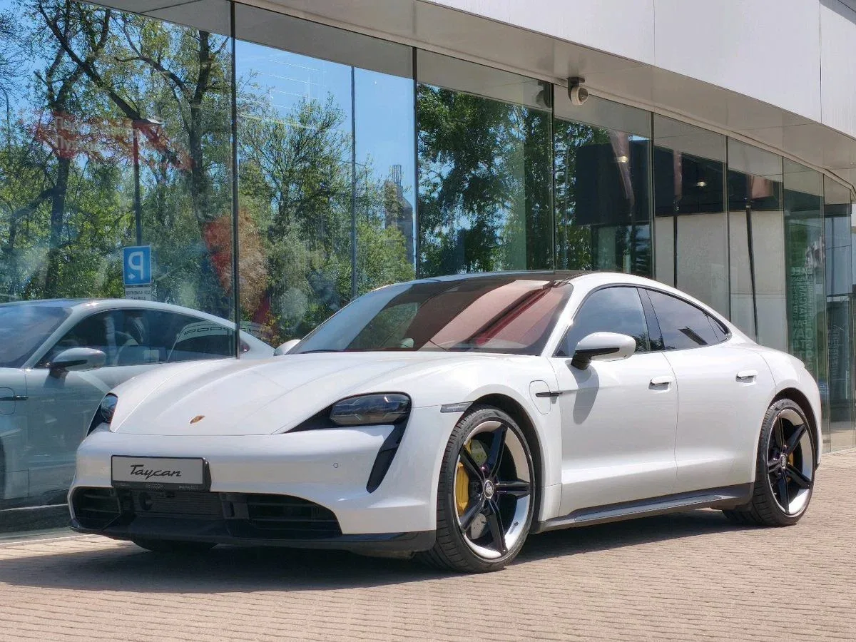 Porsche Taycan I