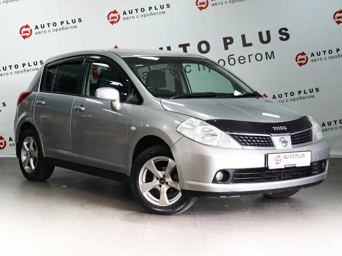 Nissan Tiida I