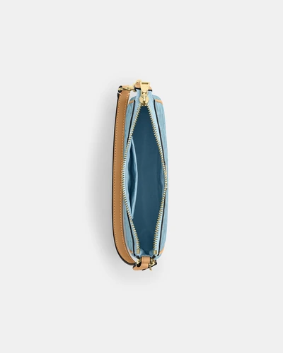 Женская сумка через плечо Coach Nolita 19