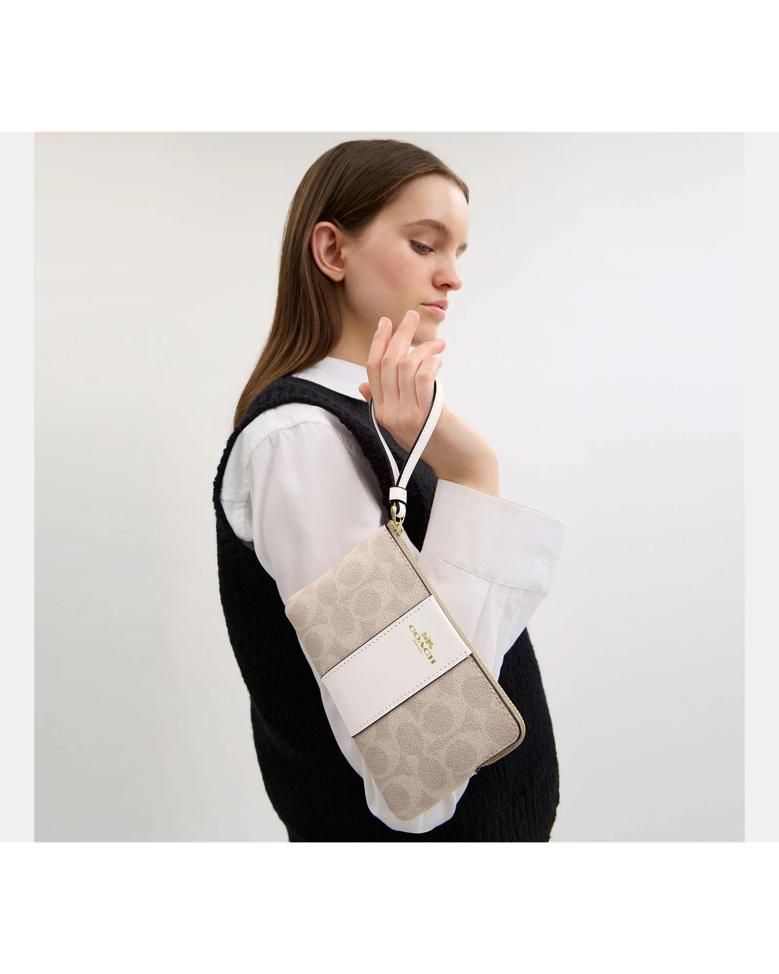 Кошелек-браслет Coach на запястье с угловой молнией — 2