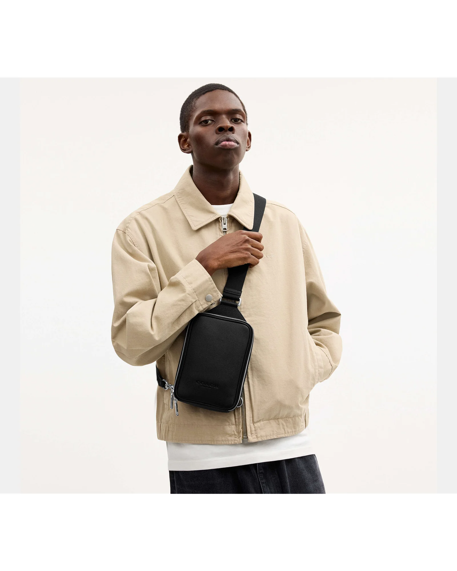 Компактная мужская сумка-слинг Coach — 13