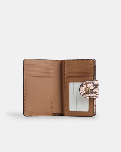 Средний кошелек на кнопке с тиснением под питона Coach