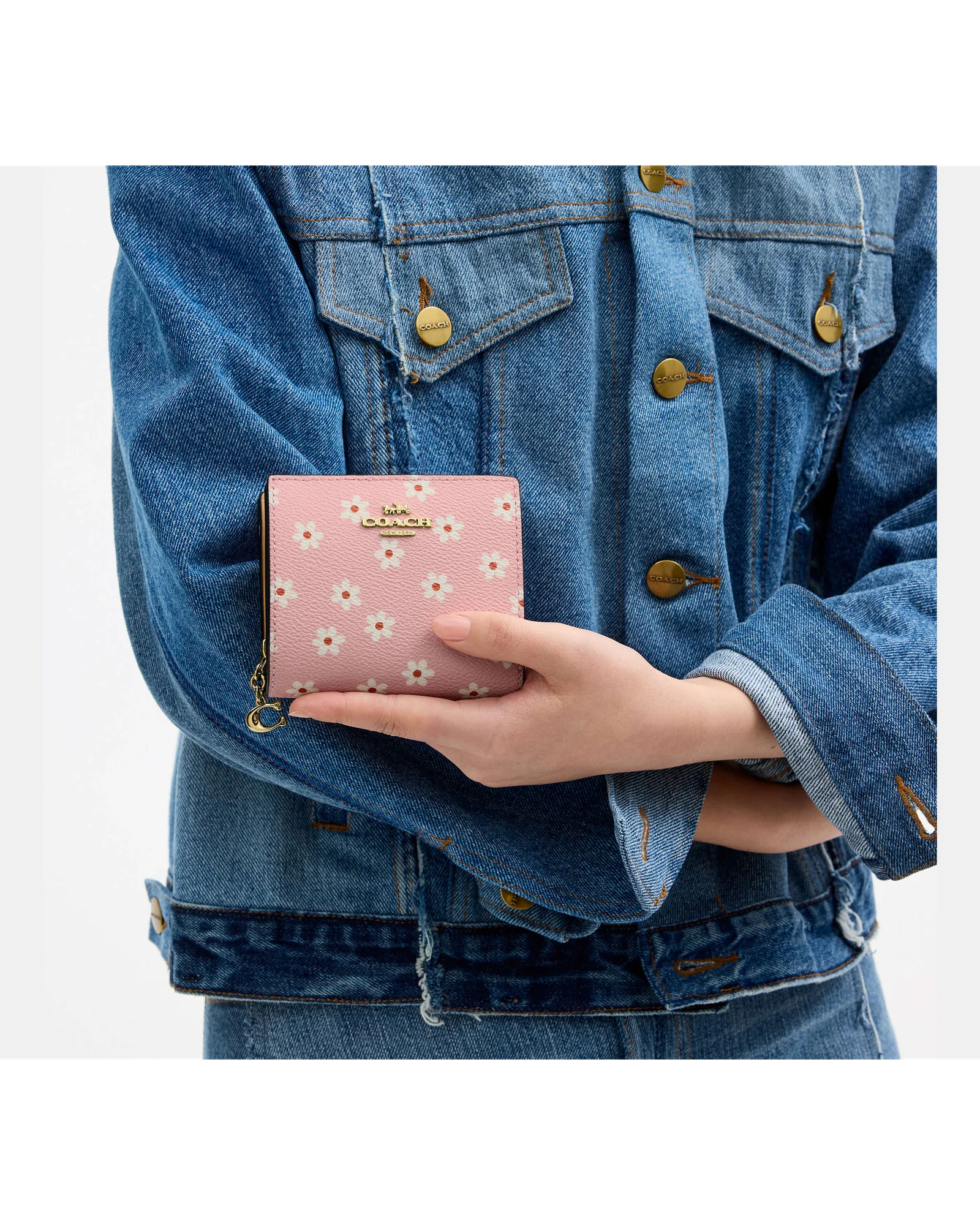 Кожаный кошелёк на кнопке Coach с цветочным принтом — 12