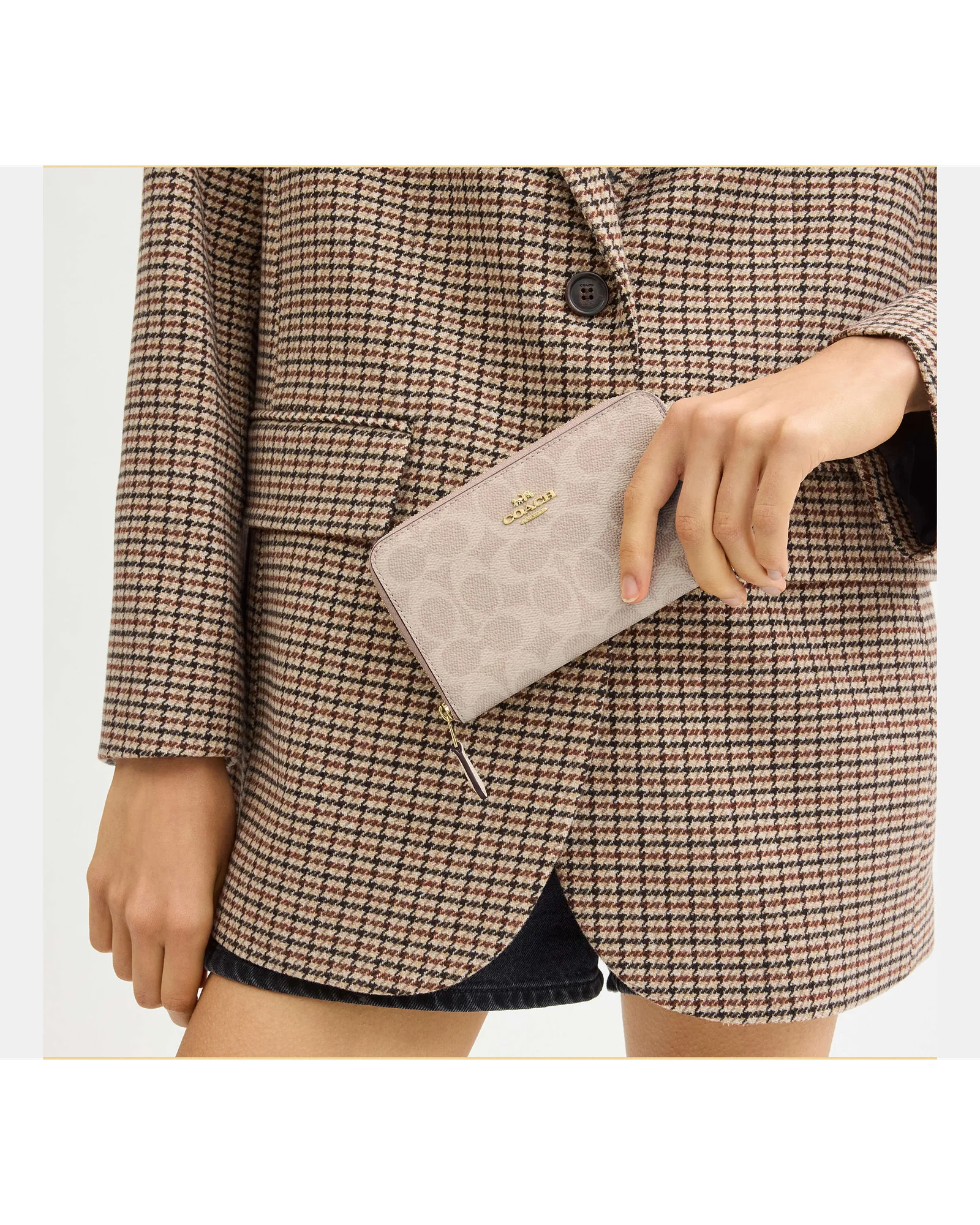 Средний кошелёк Coach на молнии с окошком для документов — 3