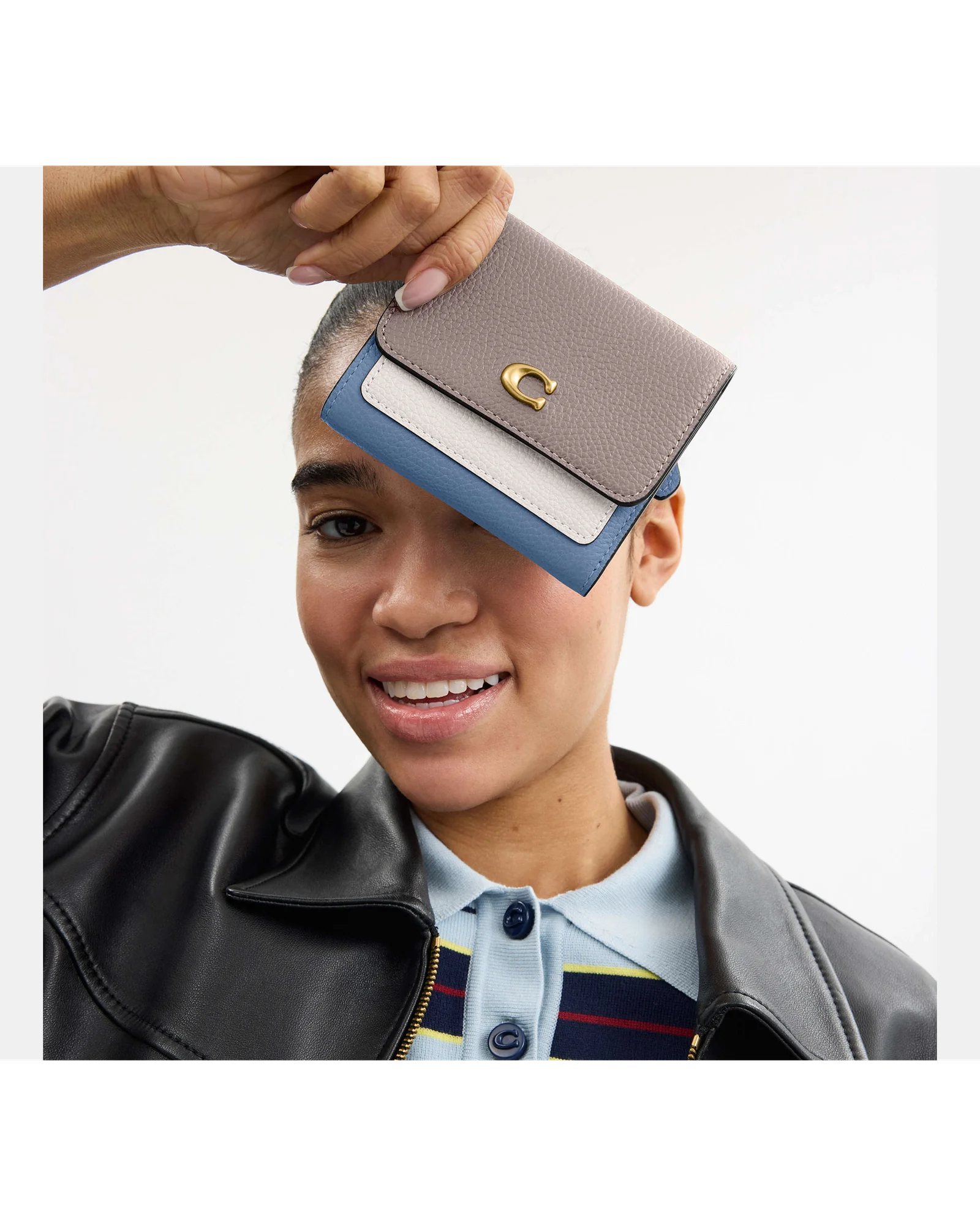 Кошелёк Coach Mila Small Flap в стиле колор-блок — 11