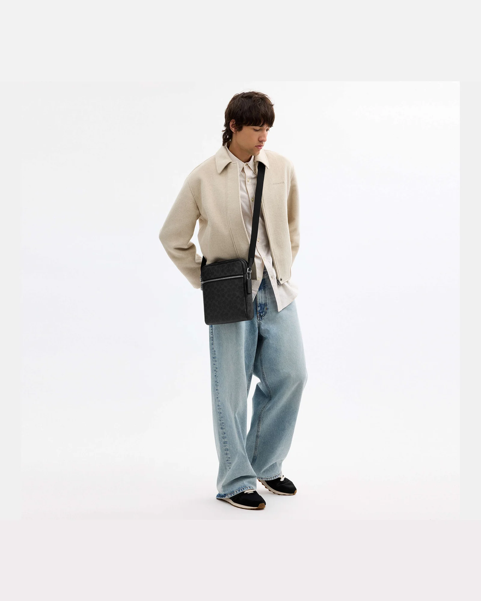 Сумка-кроссбоди Coach Tristan 22 из фирменного текстиля — 3