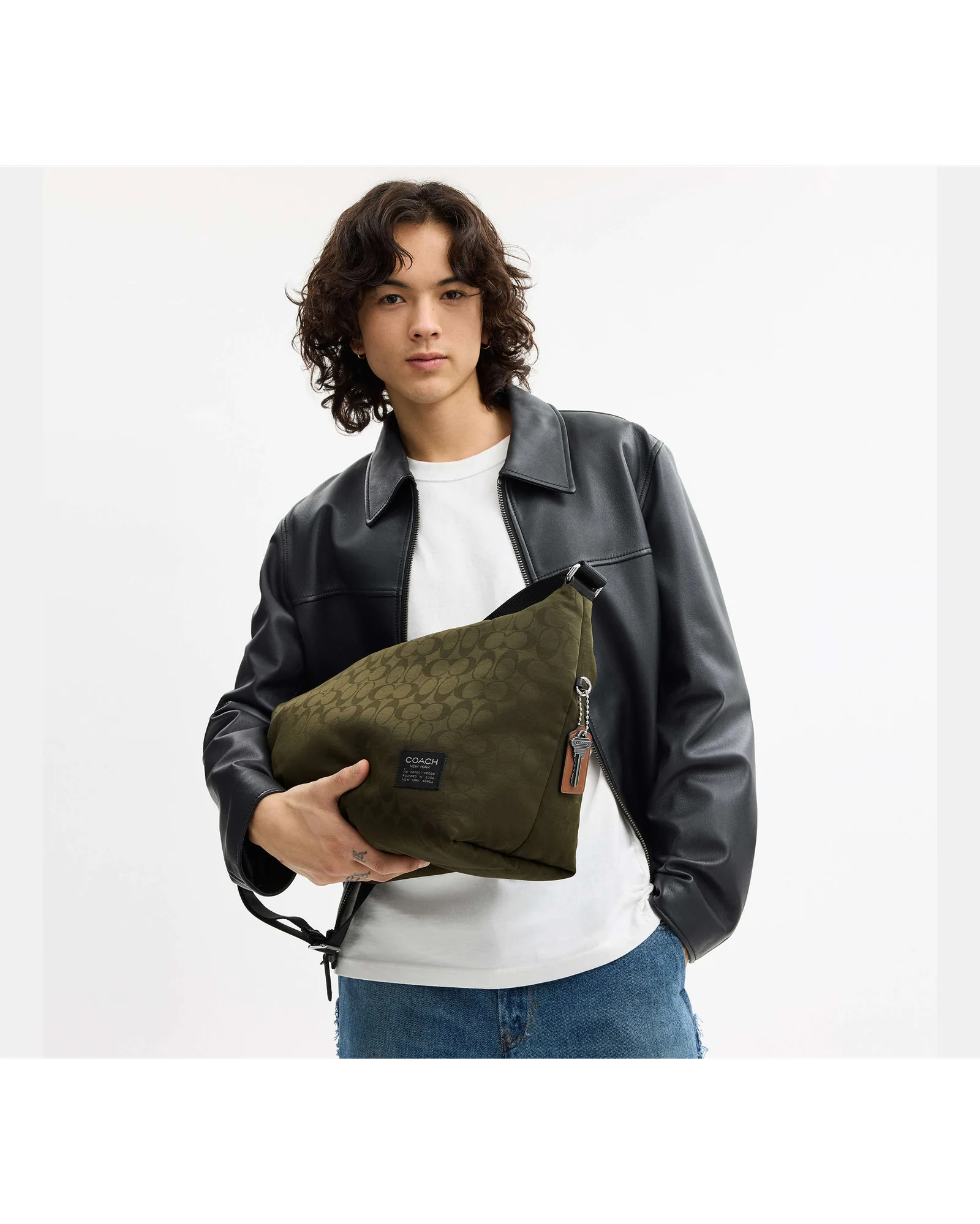 Сумка кросс-боди Coach Leo из сигнатурного нейлона — 1