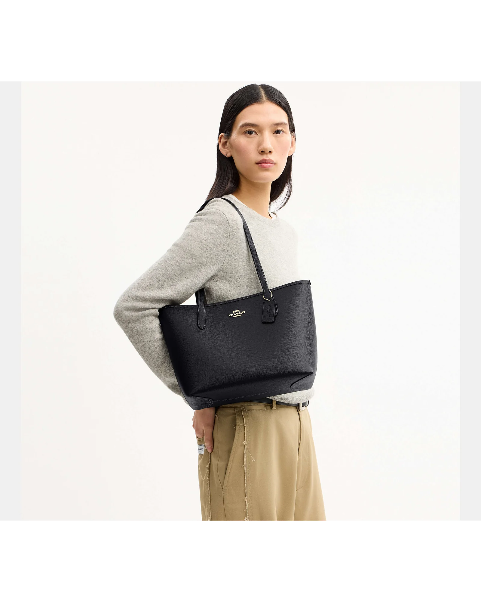 Сумка-тоут Coach Medium City из зернёной кожи — 8