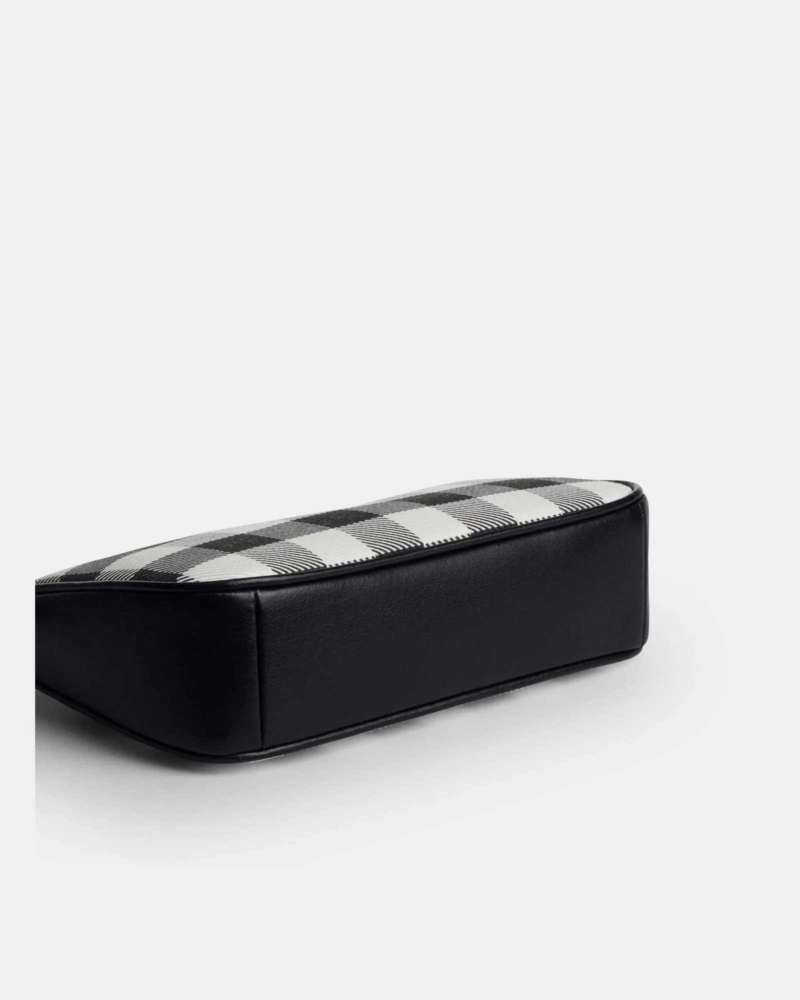 Мини-сумка Coach Nolita 19 с принтом гингем и брелоком — 13