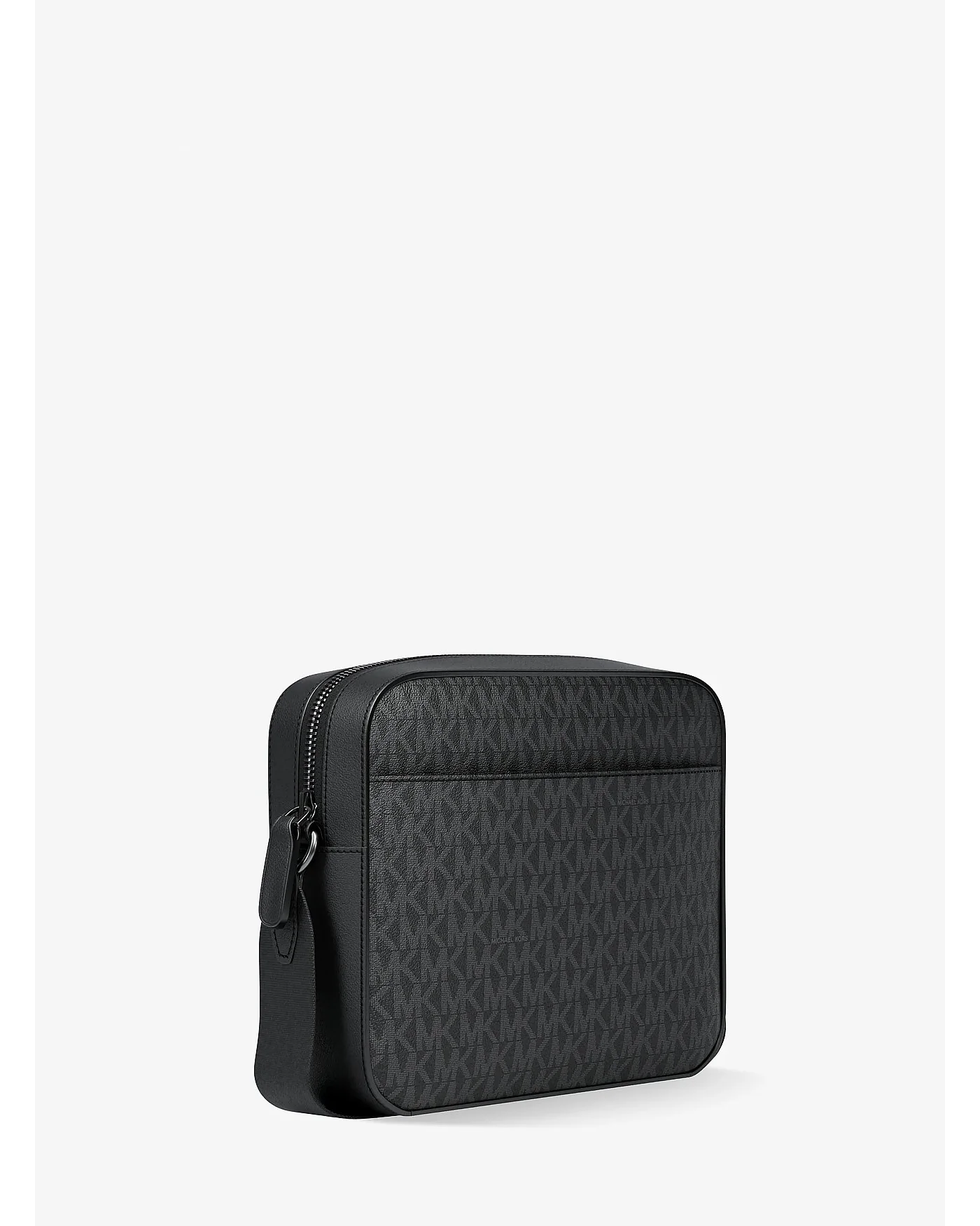 Сумка Michael Kors Jet Set в трёхчетвертном повороте, вид сбоку.